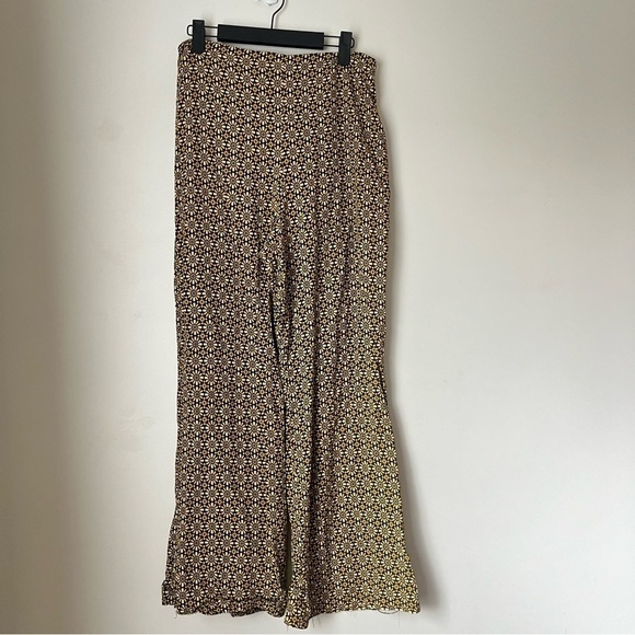Urban Outfitters Geo Floral High-Rise Soft Flare Trousers M - Picture 8 of 10